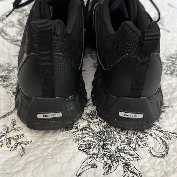 Reebok Zigtech Memory Tech LT Sneakers - Picture 4 of 8